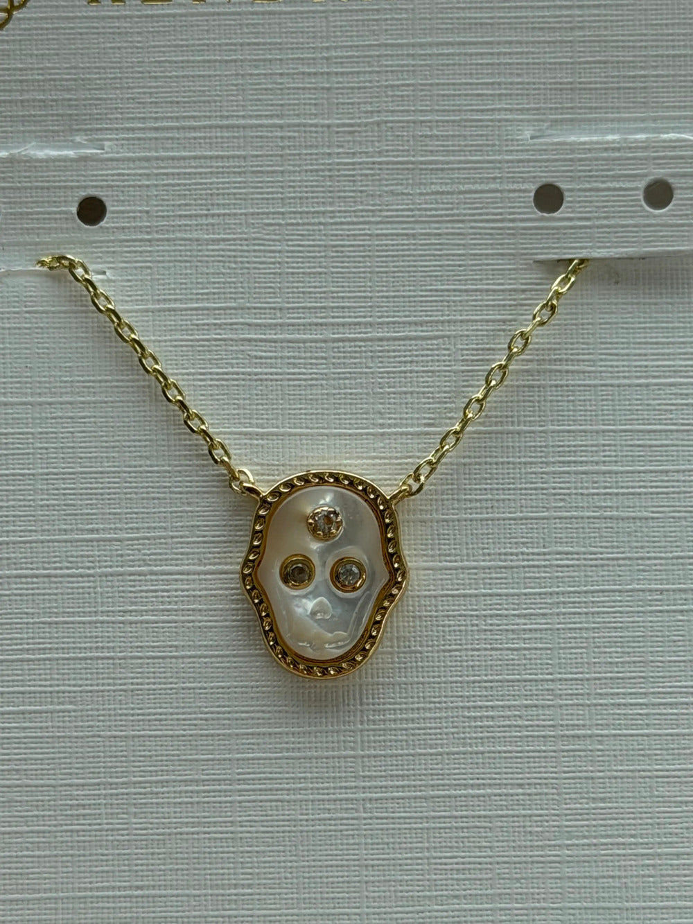 Kendra Scott necklace