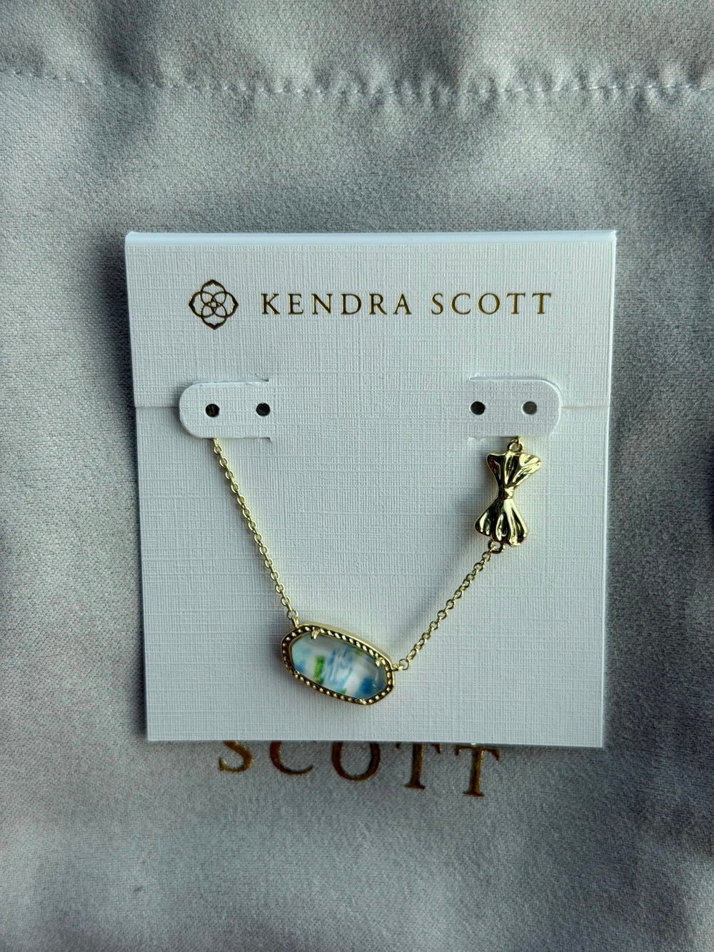 Kendra Scott pendant necklace