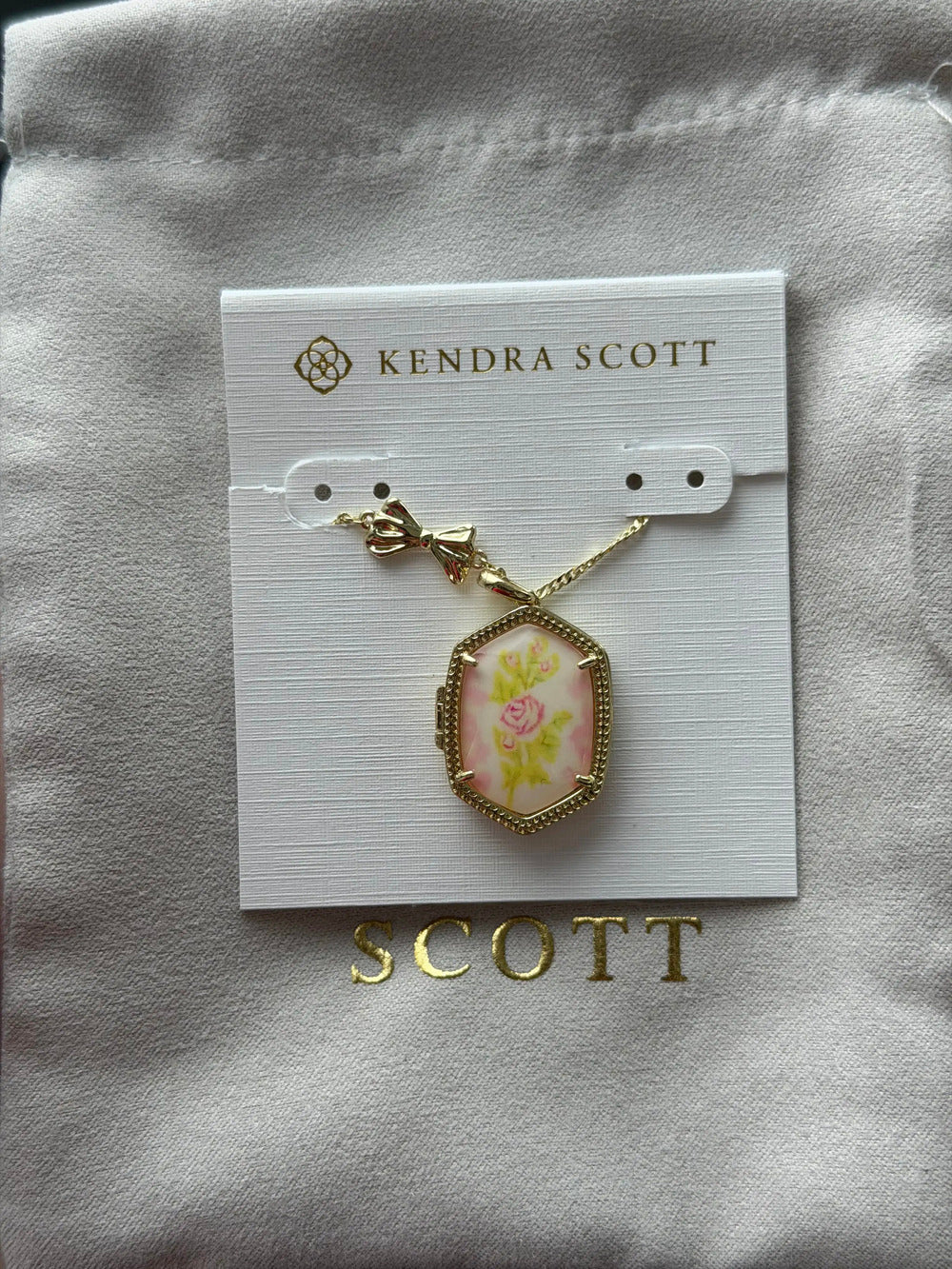 Kendra Scott Yellow Pendant Necklace