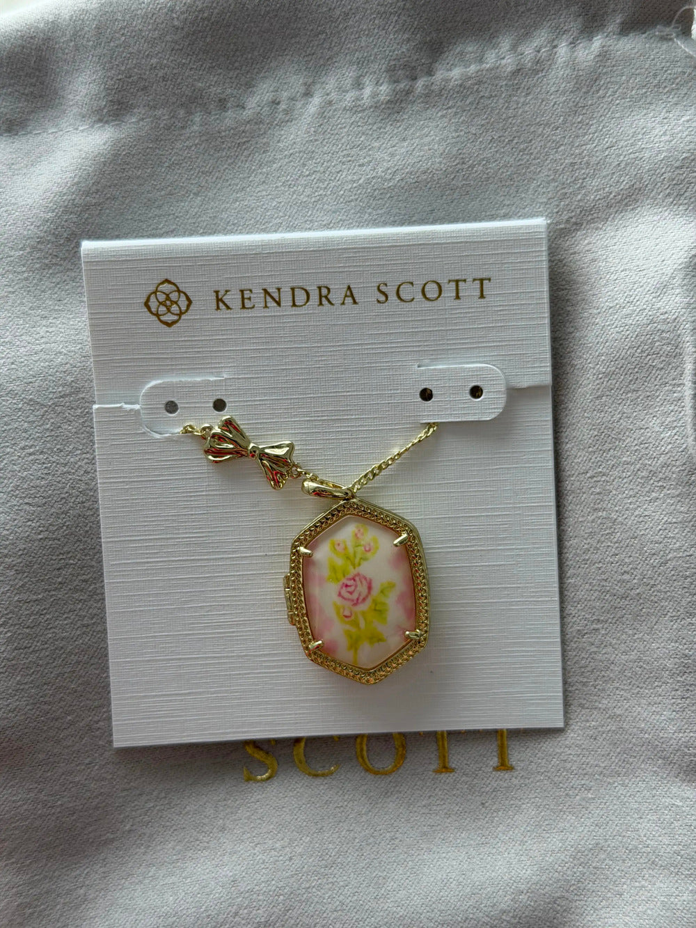 Kendra Scott Yellow Pendant Necklace