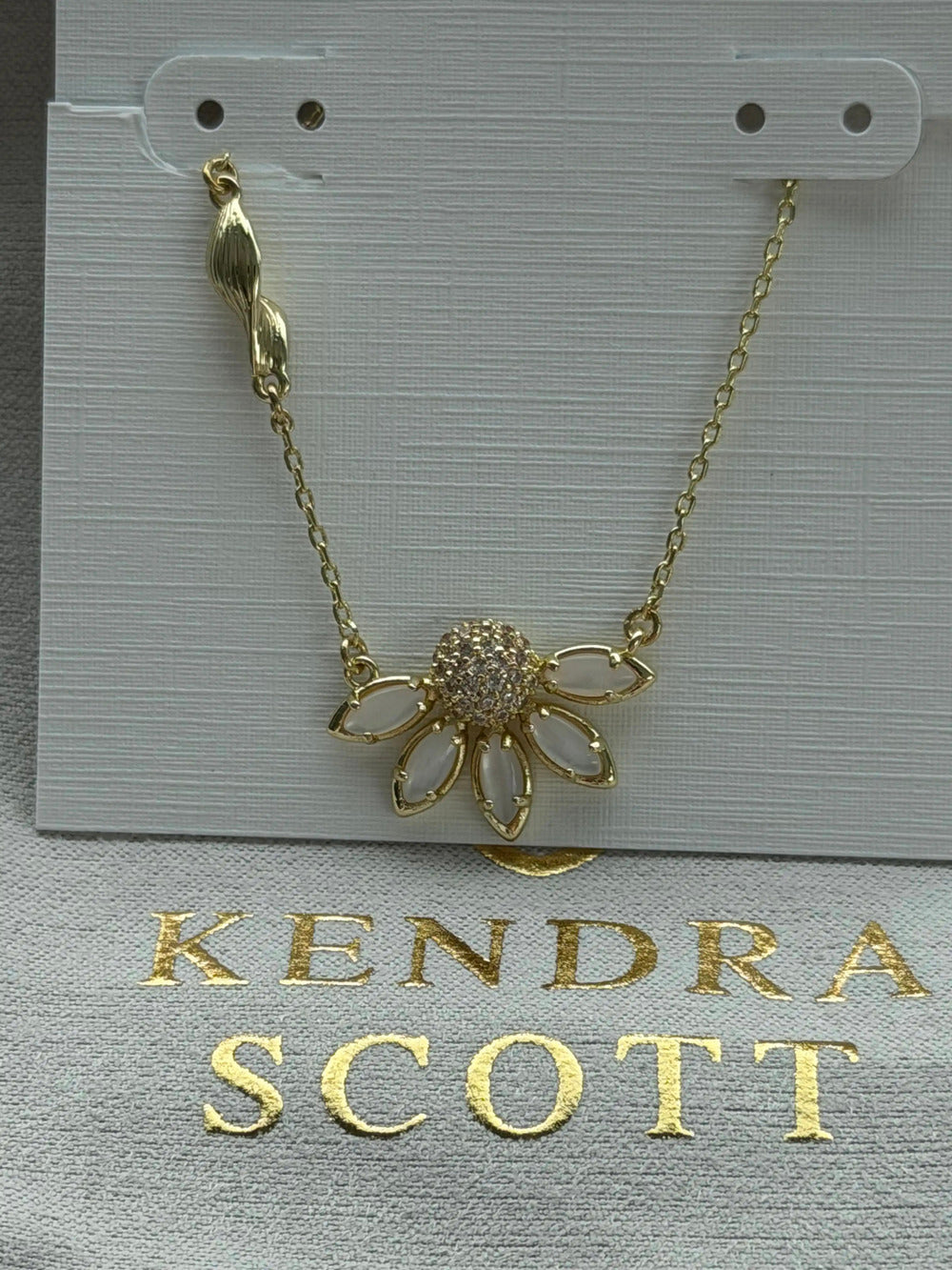 Kendra Scott necklace