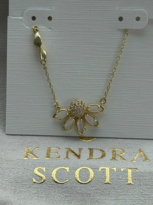 Kendra Scott necklace
