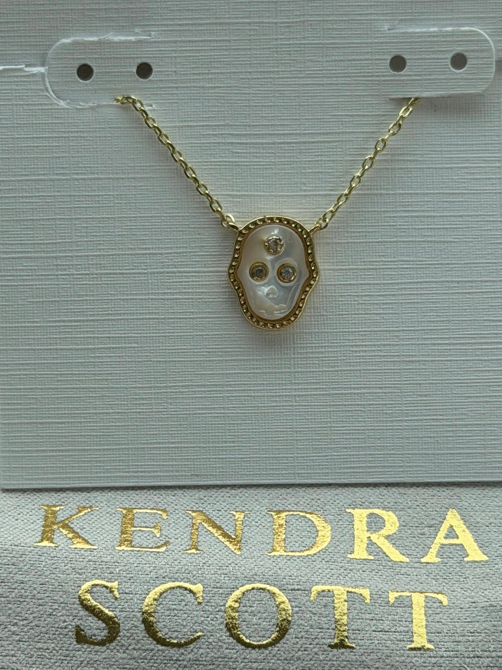 Kendra Scott necklace