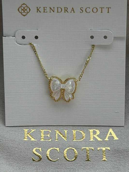 Kendra Scott white pendant necklace