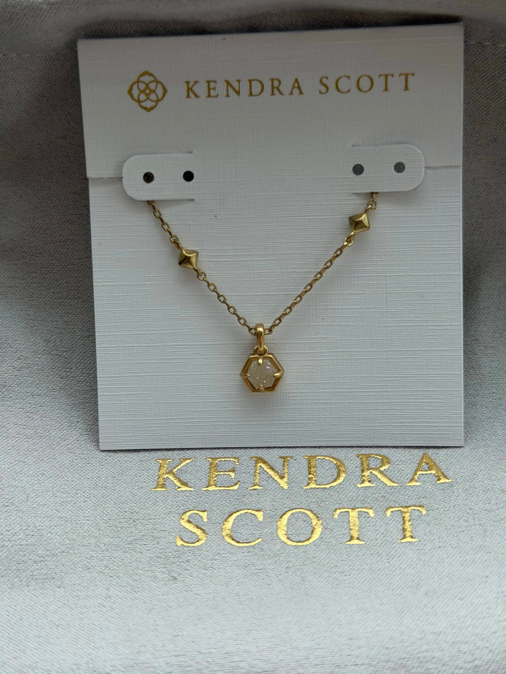 Kendra Scott white pendant necklace