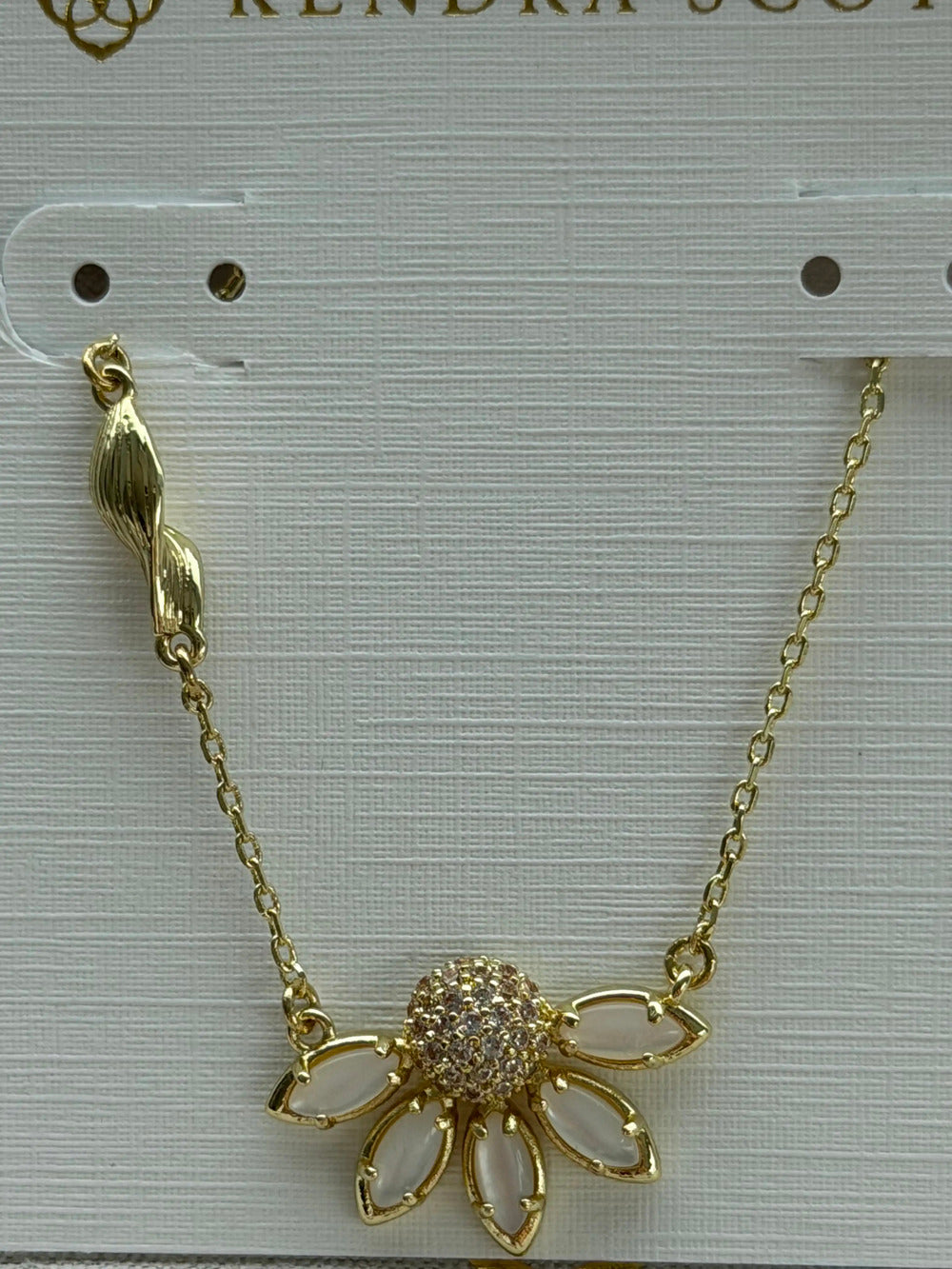 Kendra Scott necklace